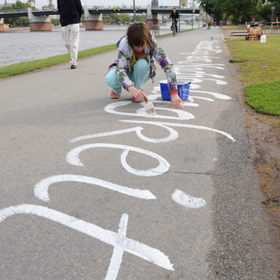 Umweltfreundliches Grafitti am Mainufer