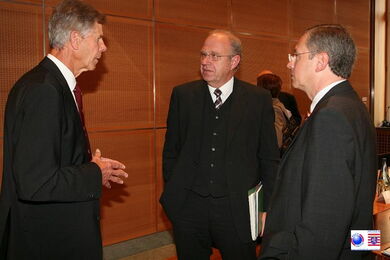 Im Gespräch nach der Sitzung