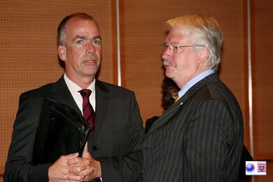 Teilnehmende im Gespräch