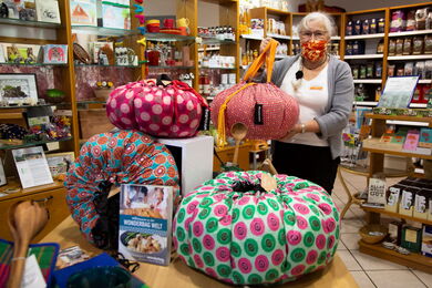 Der Wonderbag zum Kochen und Kühlen im Weltladen Grünberg © offenblende.de