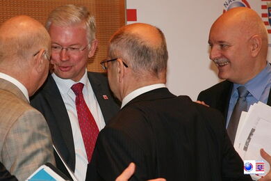 Im Gespräch nach der Sitzung