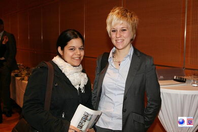 Jugendliche im Gespräch nach der Sitzung