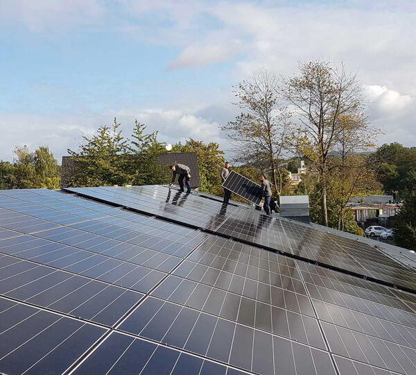 Photovoltaik-Anlage auf einem Hausdach