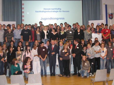 Ergebnispräsentation mit Ministerpräsident Koch auf der Bühne