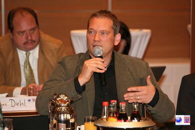 Die Mitglieder der Nachhaltigkeitskonferenz diskutieren