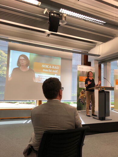 Ministerin Hinz bei SOKA-BAU © Nachhaltigkeitsstrategie Hessen