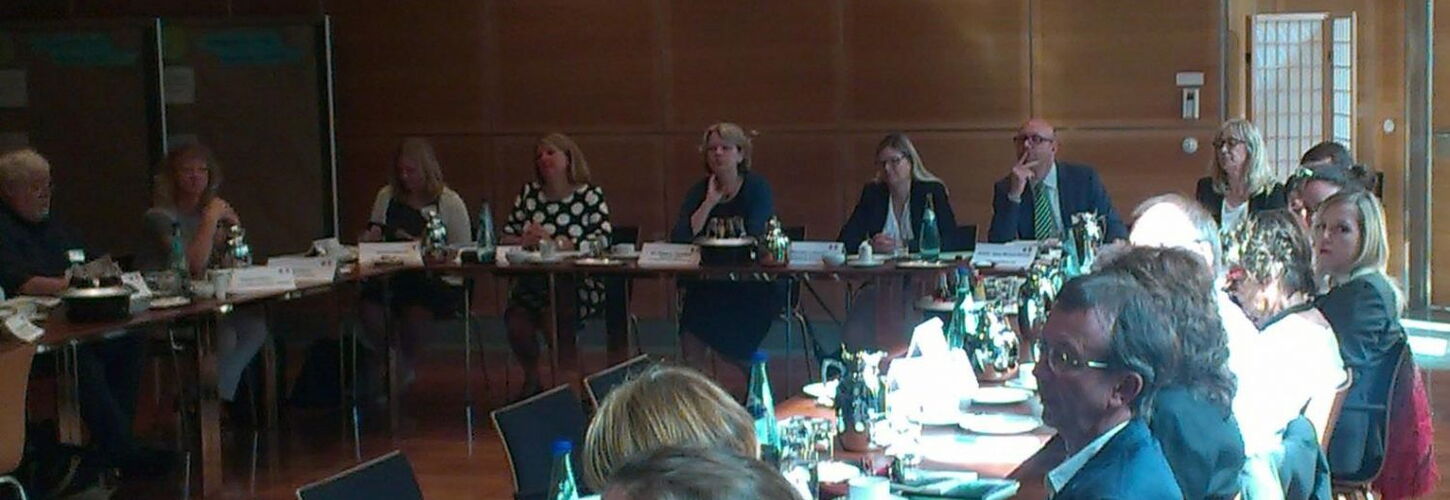 Runder Tisch Erste Sitzung