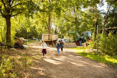 Die Grundschule Guxhagen auf dem Bauernhof © offenblende.de