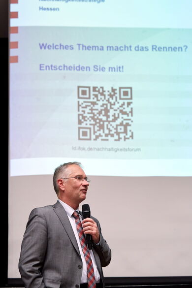 Dr. Christian Hey, Abteilungsleiter Nachhaltigkeit, Klima- und Naturschutz im Hessischen Umweltministerium, bei seiner Abschlussrede