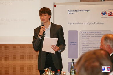 Jugendliche erläutern ihre Anliegen