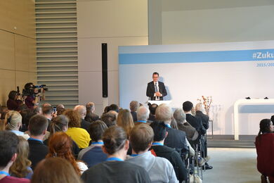 Bundesminister Dr. Müller